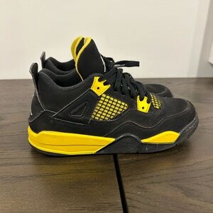 Size 2Y-Jordan 4 retro thunder